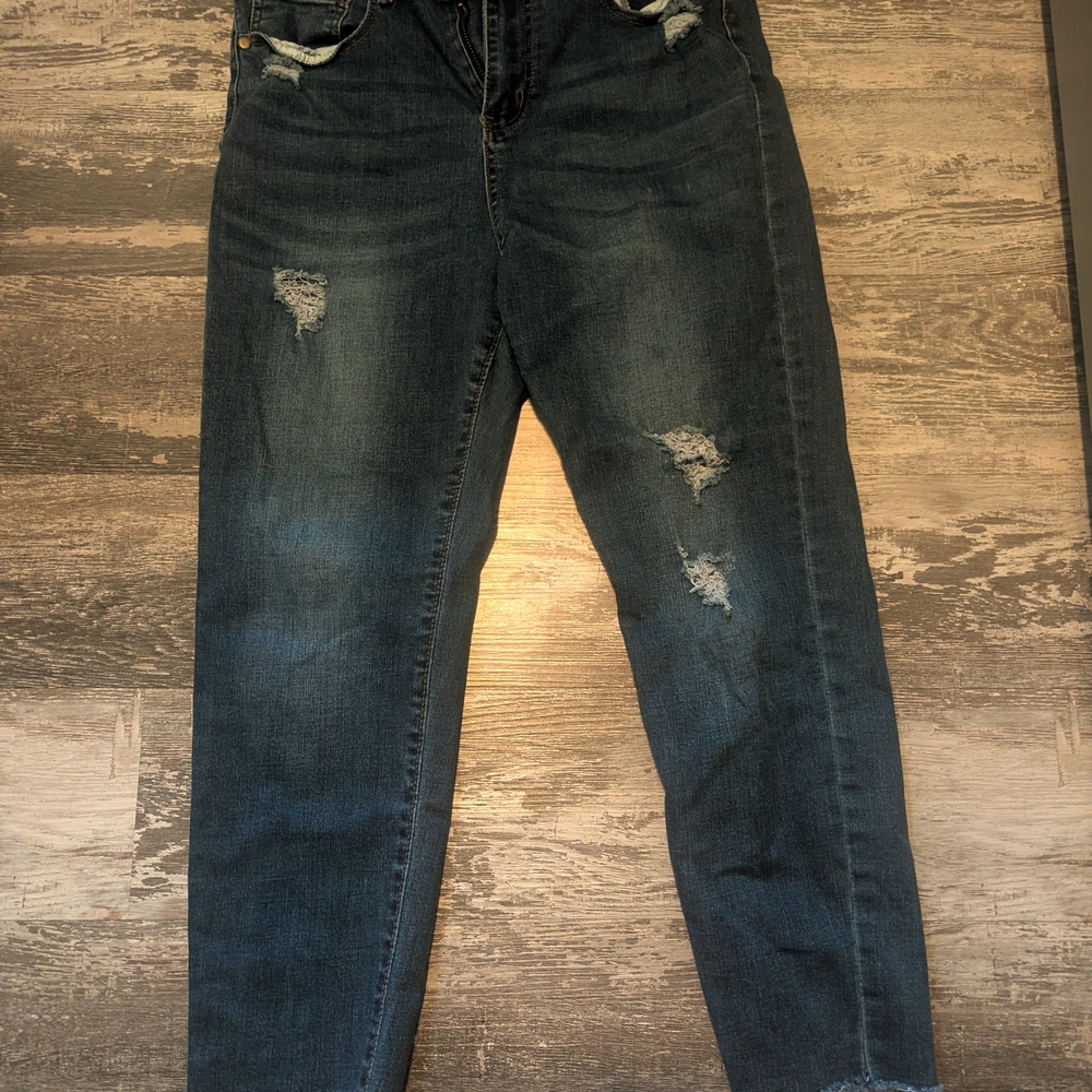 Grace & Lace Blue Ankle Cropped Jeans Distressed